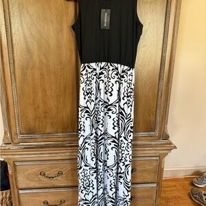 Elegant Black and White Patterned Maxi Dress
